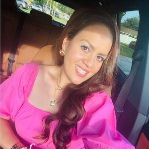 Meet your Posher, Alejandra
